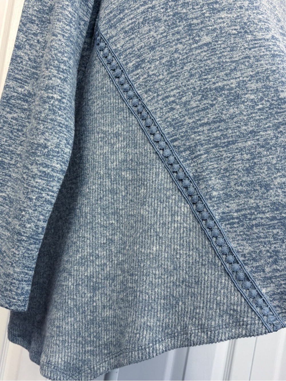 NWT Cable & Gauge Smokey Blue Soft Knit Crochet Lace A-Line Top Large - Picture 11 of 16